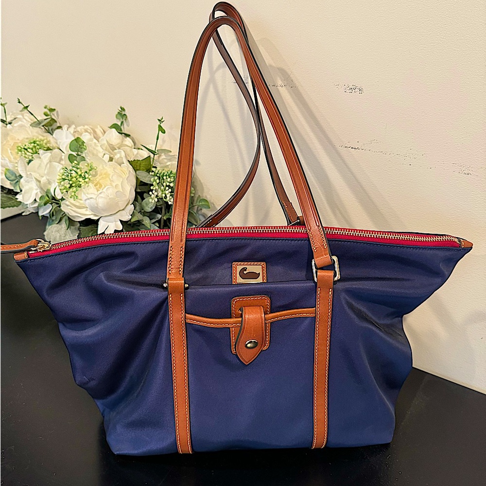 Dooney & Bourke Tote Purse